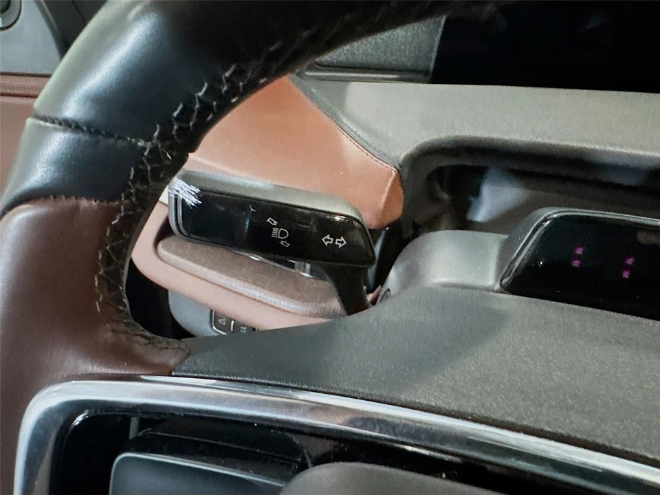 2025 Lincoln Navigator 4th Gen - Image 5 of 21