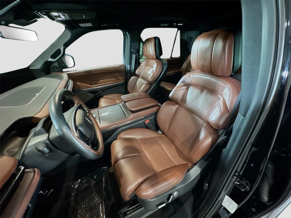 2025 Lincoln Navigator 4th Gen - Image 2 of 21