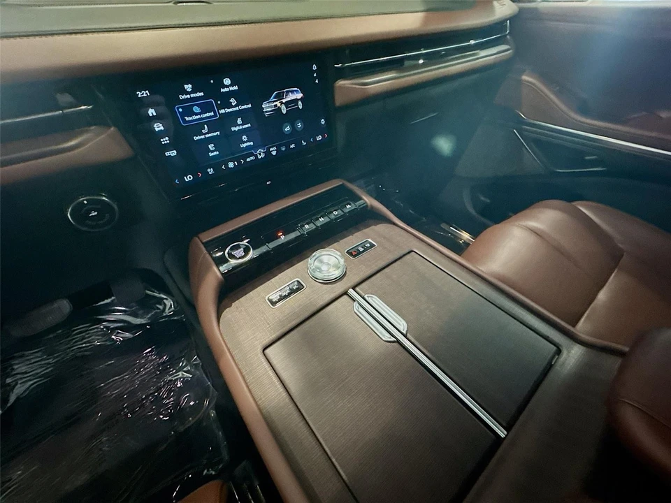 2025 Lincoln Navigator 4th Gen - Image 16 of 21