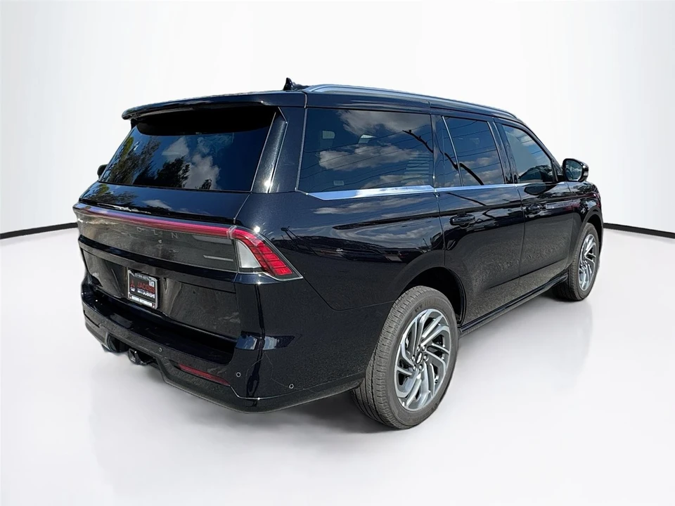 2025 Lincoln Navigator 4th Gen - Image 5 of 19