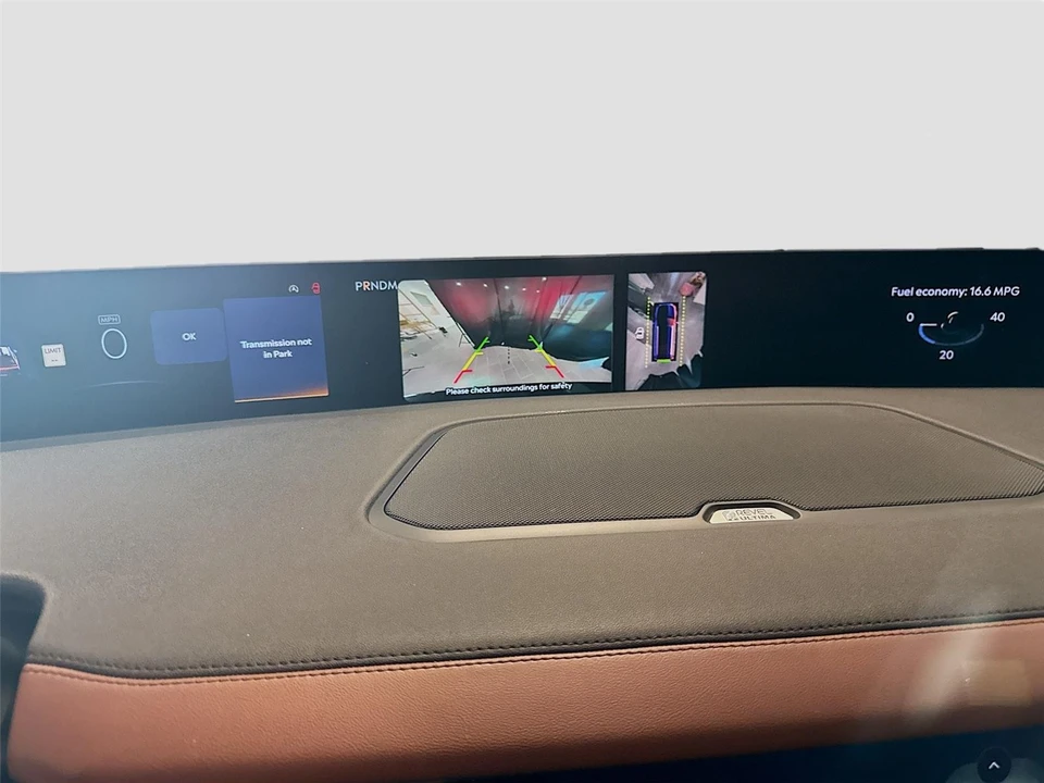 2025 Lincoln Navigator 4th Gen - Image 10 of 21
