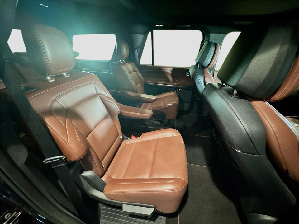 2025 Lincoln Navigator 4th Gen - Image 26 of 31