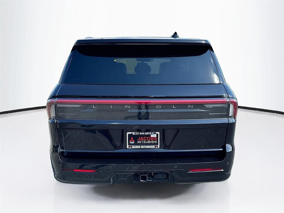 2025 Lincoln Navigator 4th Gen - Image 4 of 19