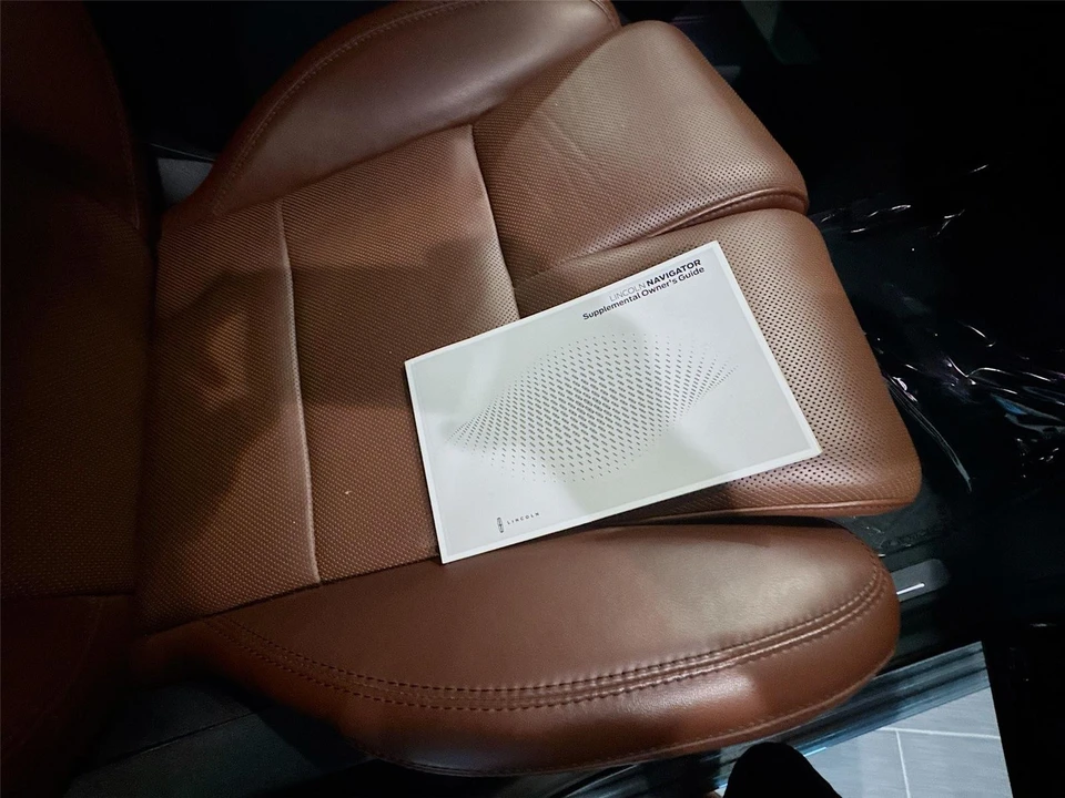 2025 Lincoln Navigator 4th Gen - Image 29 of 31