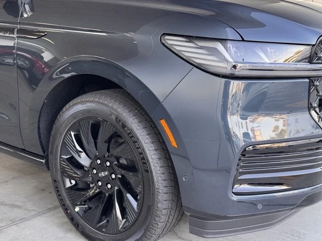 2025 Lincoln Navigator 4th Gen - Image 4 of 12
