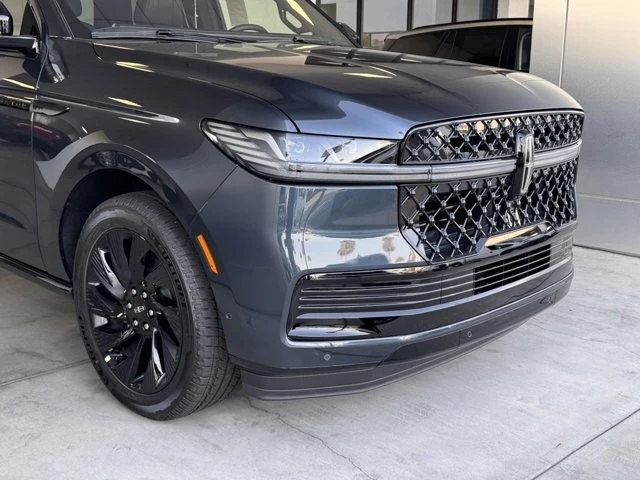 2025 Lincoln Navigator 4th Gen - Image 3 of 12