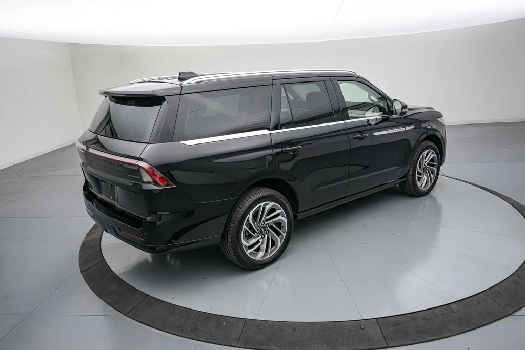 2025 Lincoln Navigator 4th Gen - Image 5 of 21