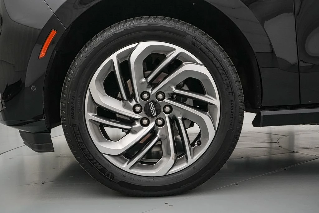 2025 Lincoln Navigator 4th Gen - Image 11 of 21