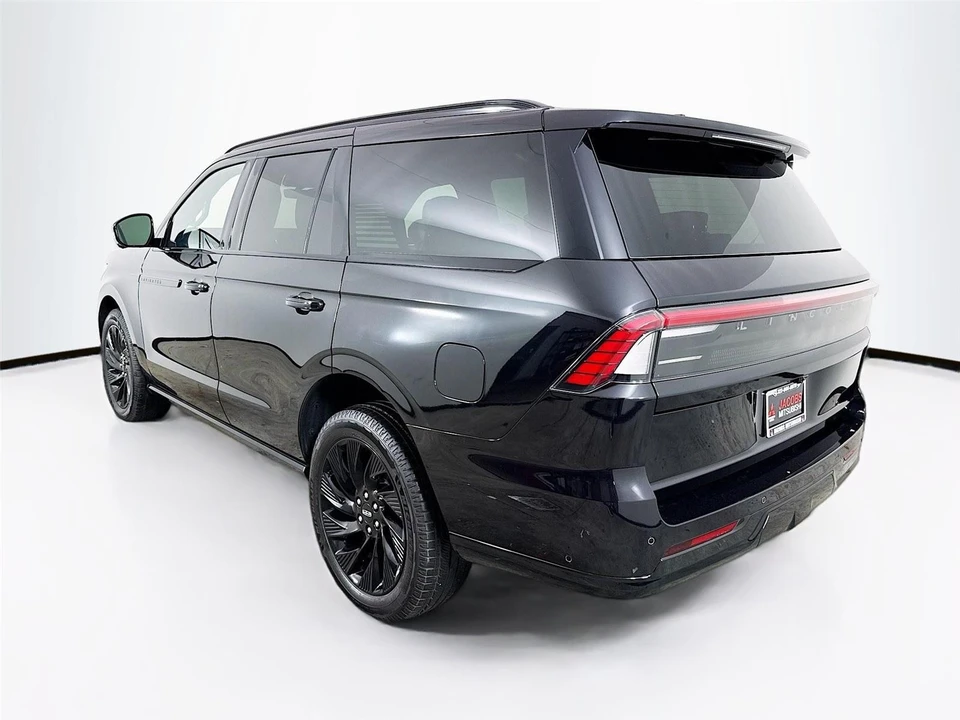 2025 Lincoln Navigator 4th Gen - Image 5 of 21
