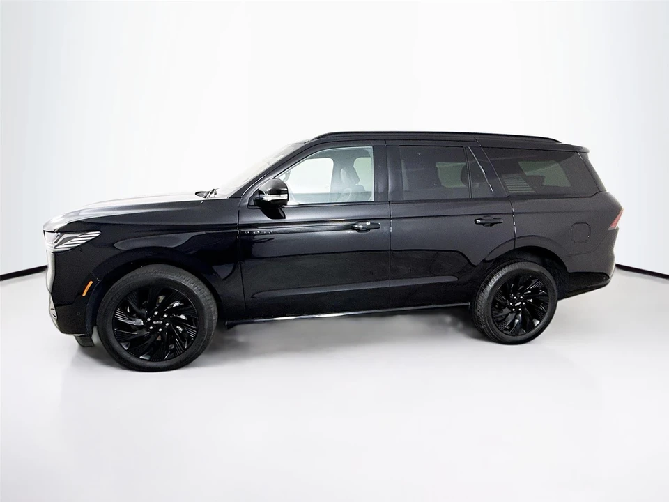 2025 Lincoln Navigator 4th Gen - Image 4 of 15