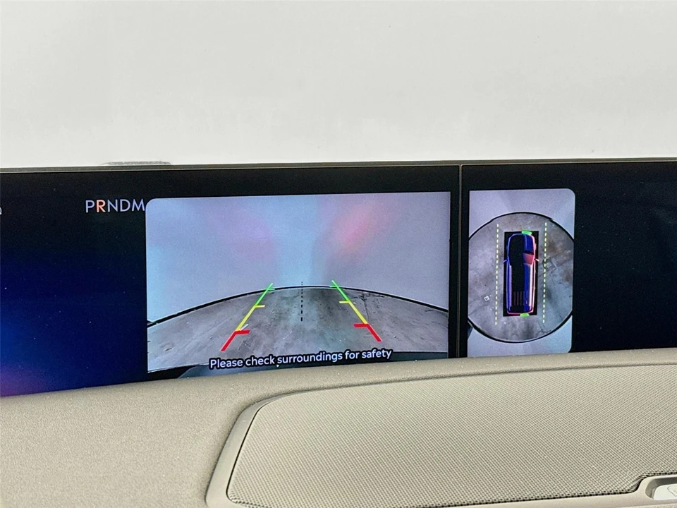 2025 Lincoln Navigator 4th Gen - Image 14 of 21