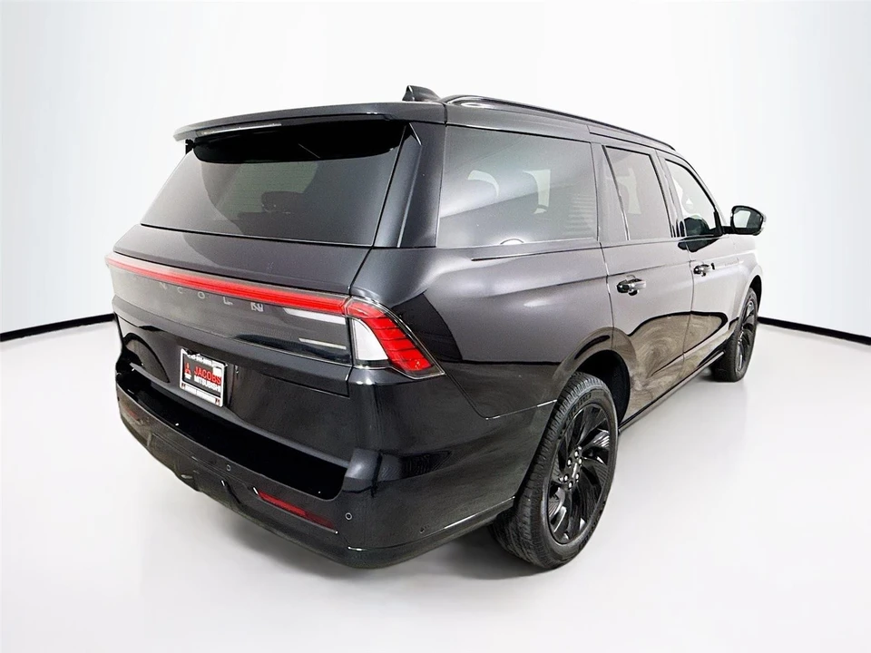 2025 Lincoln Navigator 4th Gen - Image 7 of 21
