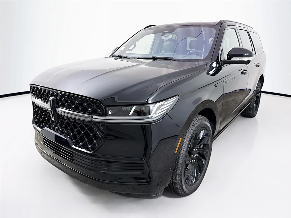 2025 Lincoln Navigator 4th Gen - Image 3 of 15
