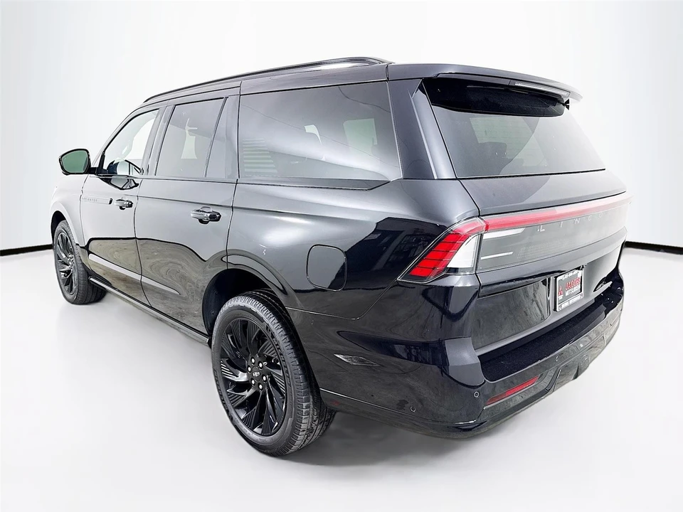 2025 Lincoln Navigator 4th Gen - Image 5 of 15