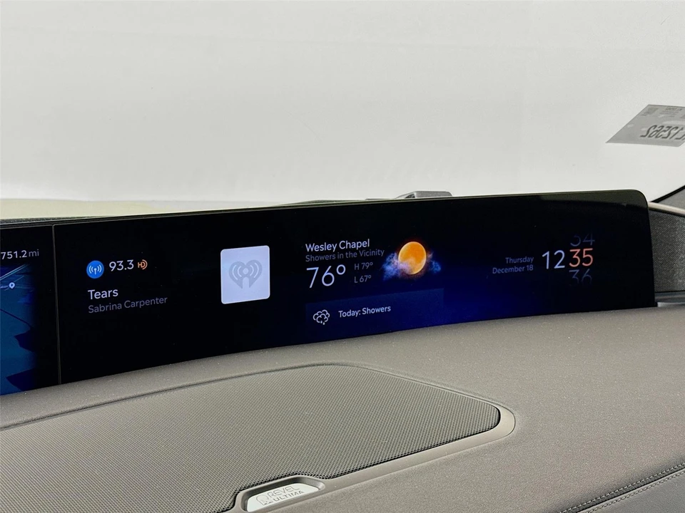 2025 Lincoln Navigator 4th Gen - Image 15 of 21