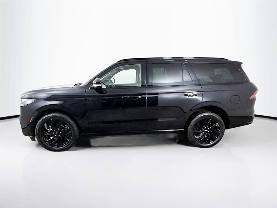 2025 Lincoln Navigator 4th Gen - Image 4 of 21