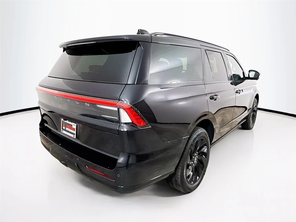 2025 Lincoln Navigator 4th Gen - Image 7 of 21