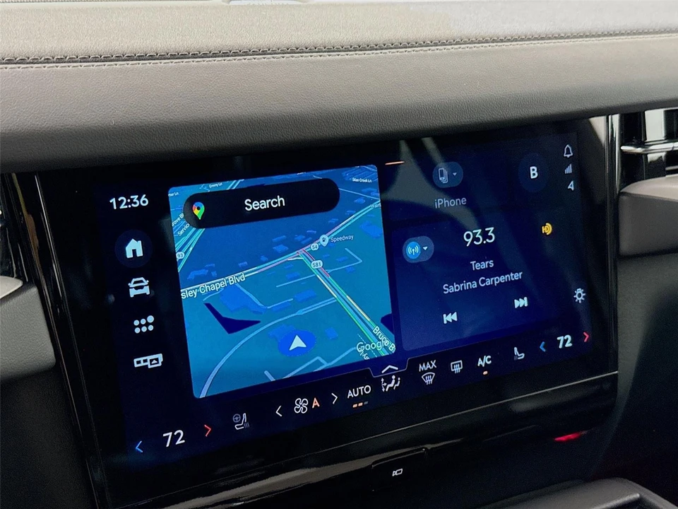 2025 Lincoln Navigator 4th Gen - Image 16 of 21
