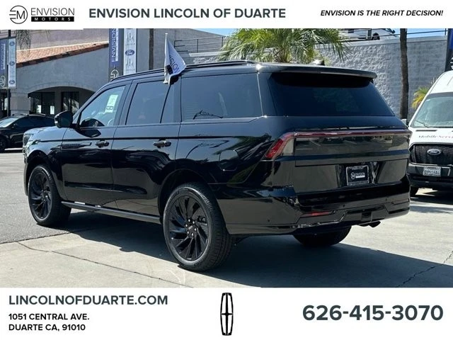 2025 Lincoln Navigator 4th Gen - Image 5 of 12