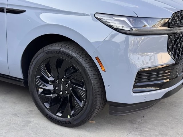 2025 Lincoln Navigator 4th Gen - Image 4 of 12