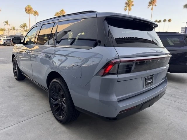 2025 Lincoln Navigator 4th Gen - Image 10 of 12