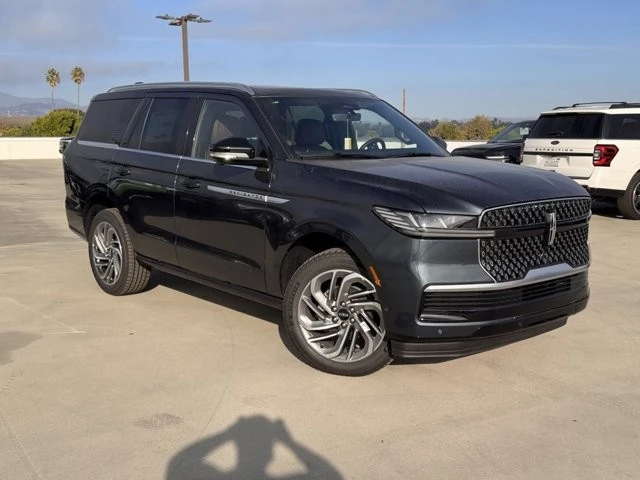 2025 Lincoln Navigator 4th Gen - Image 2 of 12