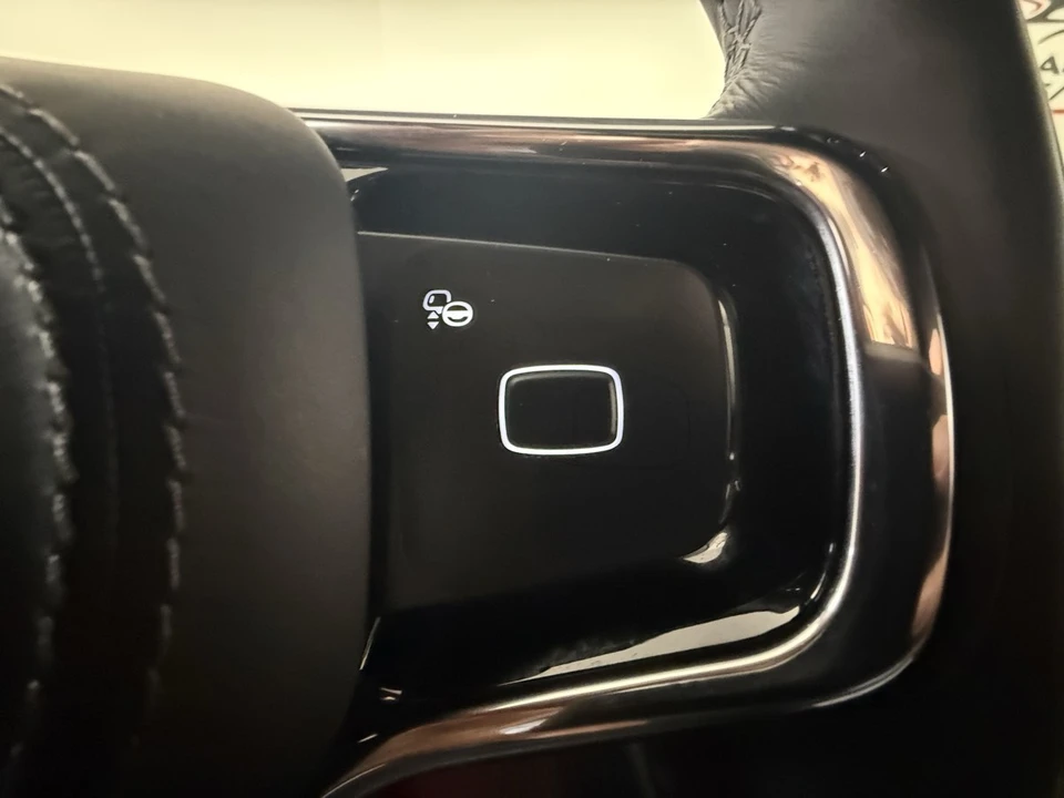 2025 Lincoln Navigator 4th Gen - Image 29 of 31