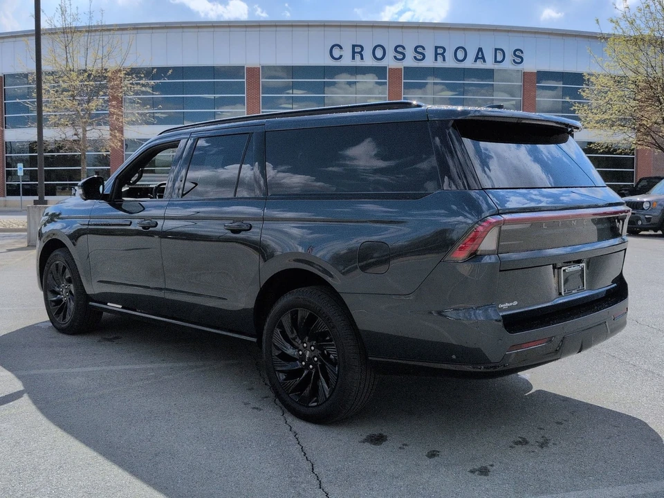 2025 Lincoln Navigator 4th Gen - Image 6 of 21