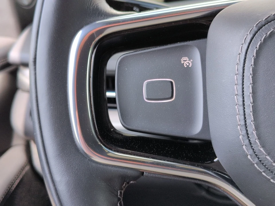 2025 Lincoln Navigator 4th Gen - Image 18 of 21