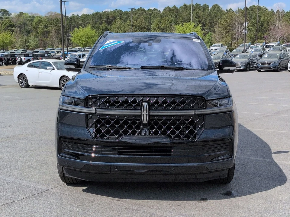 2025 Lincoln Navigator 4th Gen - Image 3 of 21
