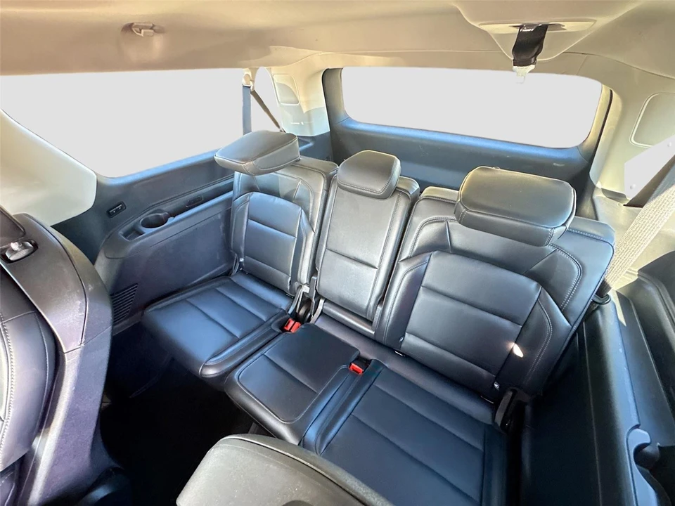 2025 Lincoln Navigator 4th Gen - Image 13 of 17