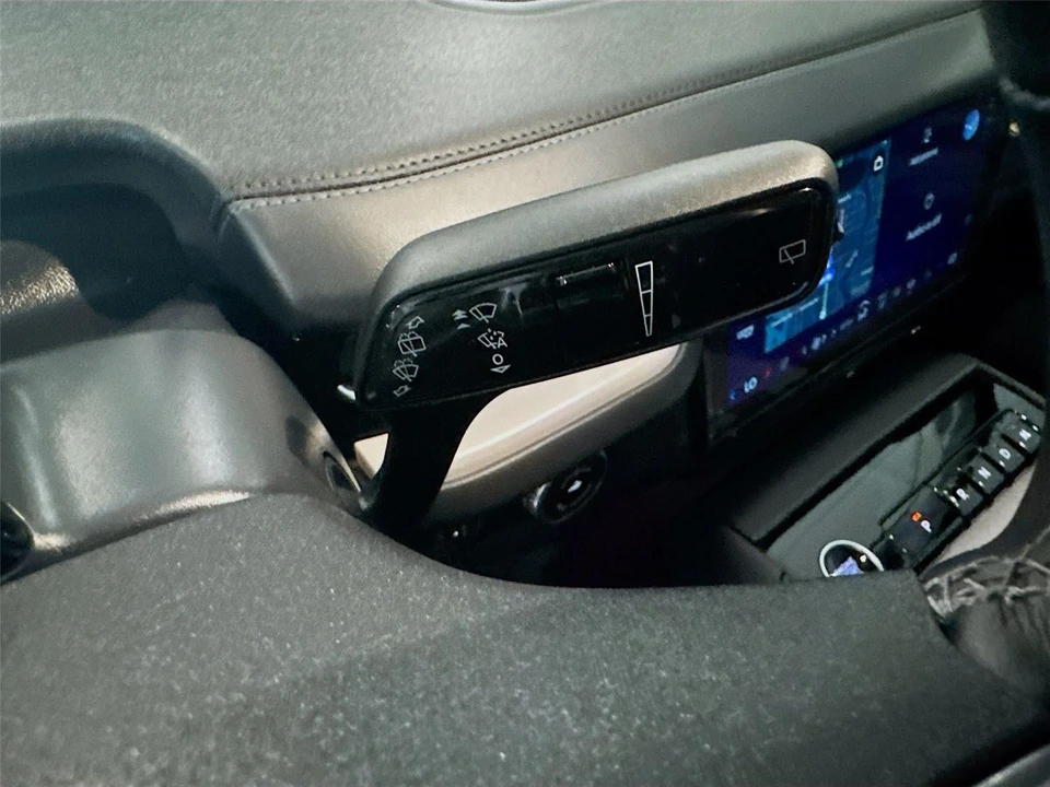 2025 Lincoln Navigator 4th Gen - Image 6 of 21