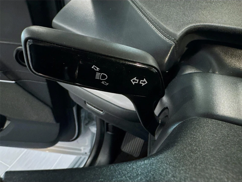 2025 Lincoln Navigator 4th Gen - Image 5 of 31