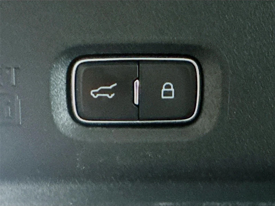 2025 Lincoln Navigator 4th Gen - Image 21 of 31