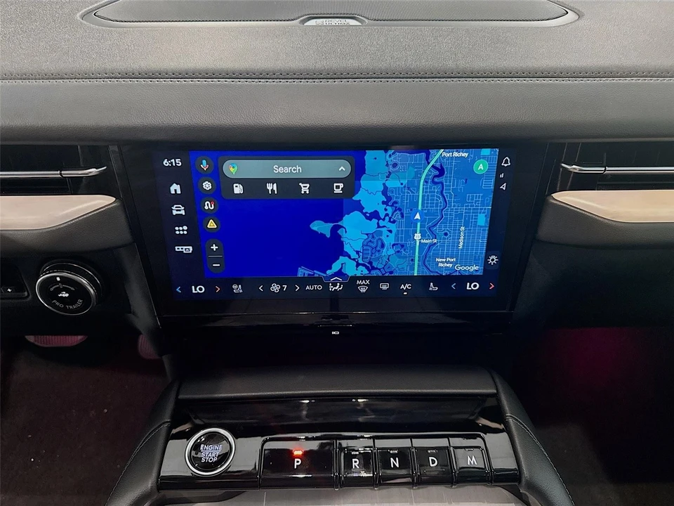 2025 Lincoln Navigator 4th Gen - Image 11 of 21