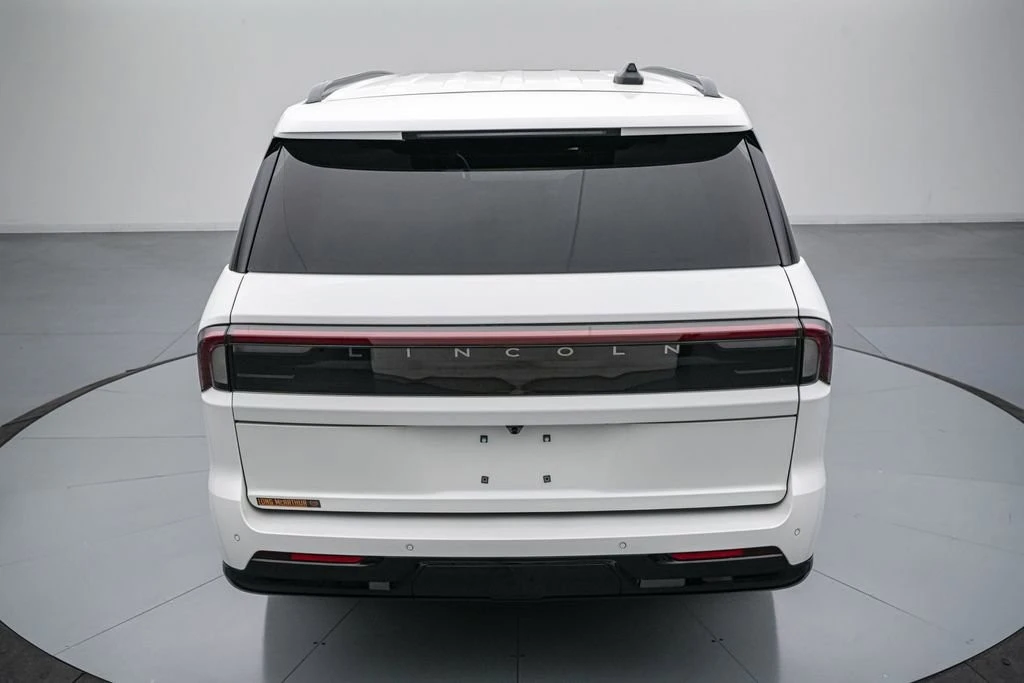 2025 Lincoln Navigator 4th Gen - Image 6 of 21