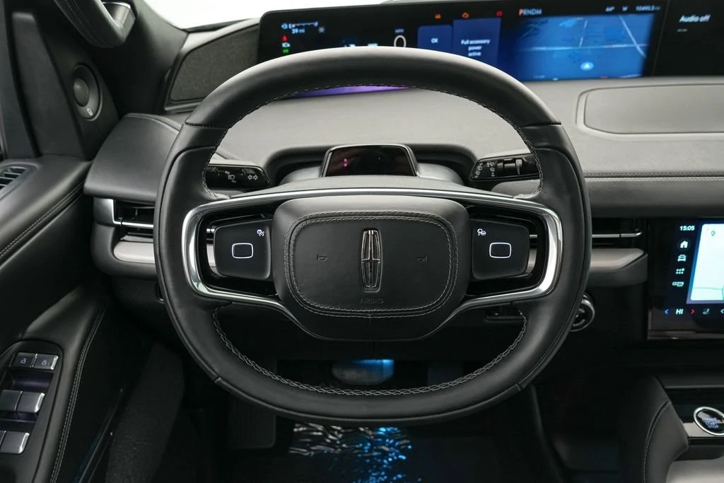 2025 Lincoln Navigator 4th Gen - Image 20 of 21