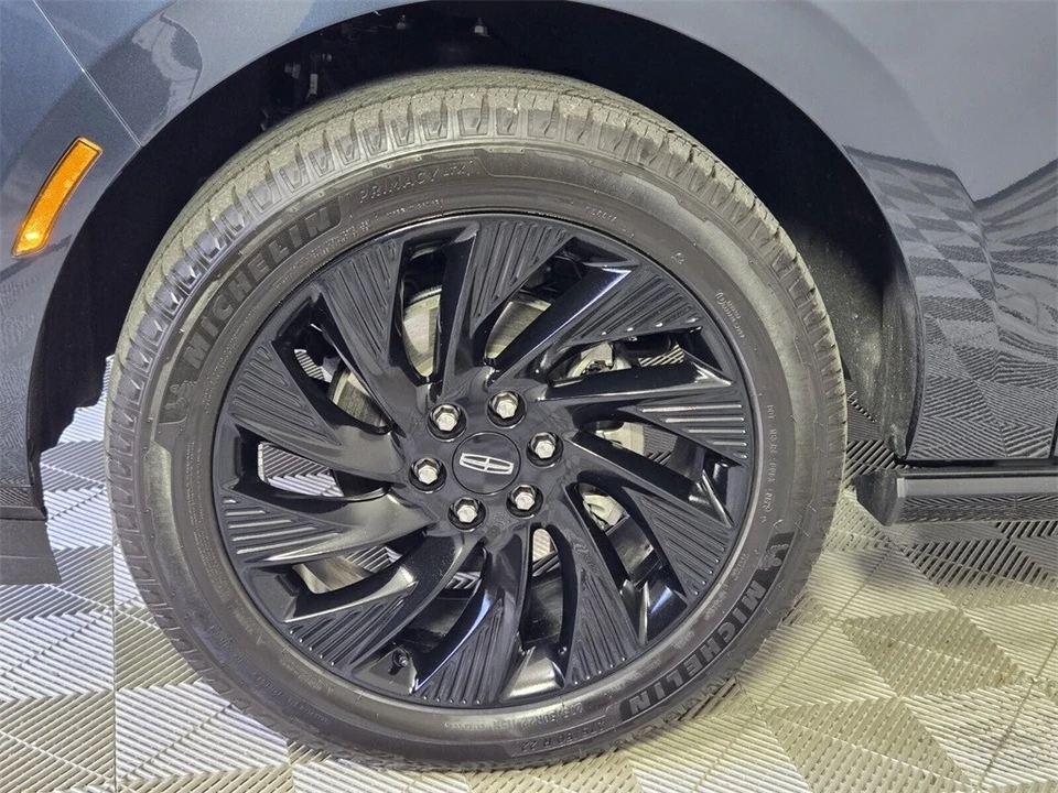 2025 Lincoln Navigator 4th Gen - Image 5 of 12