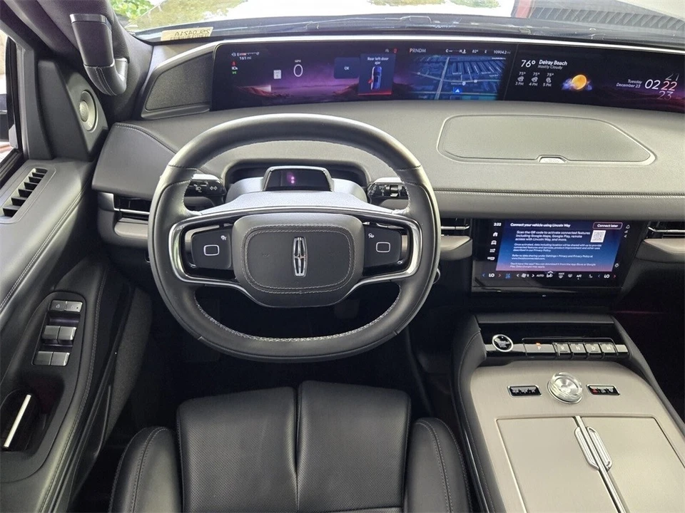 2025 Lincoln Navigator 4th Gen - Image 12 of 12