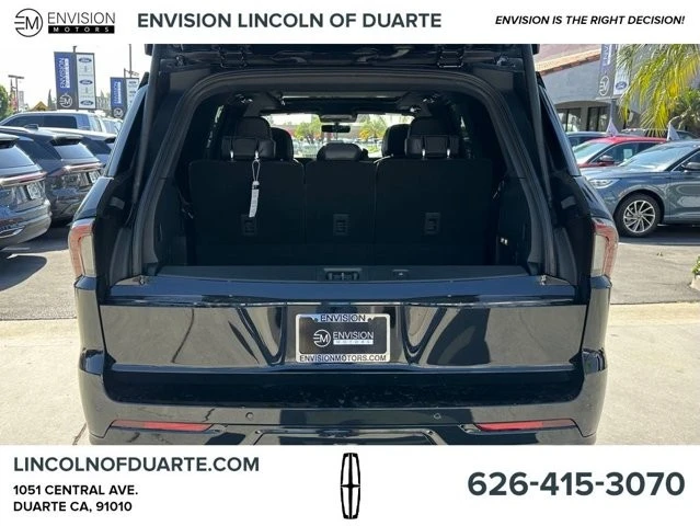 2025 Lincoln Navigator 4th Gen - Image 11 of 12
