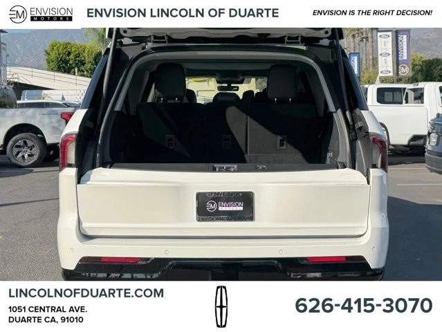2025 Lincoln Navigator 4th Gen - Image 7 of 12