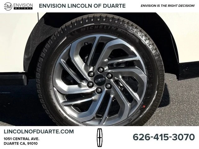 2025 Lincoln Navigator 4th Gen - Image 11 of 12