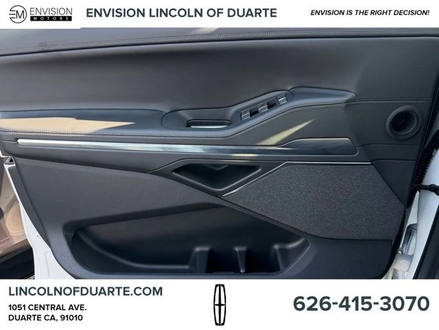 2025 Lincoln Navigator 4th Gen - Image 12 of 12