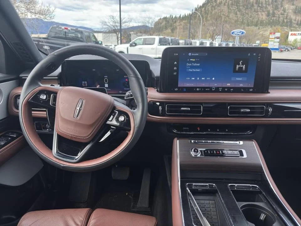 2025 Lincoln Aviator 2nd Gen - Image 15 of 17