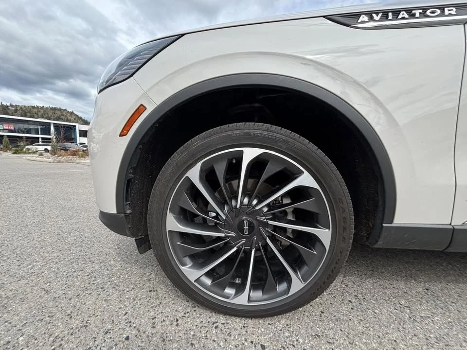 2025 Lincoln Aviator 2nd Gen - Image 10 of 17