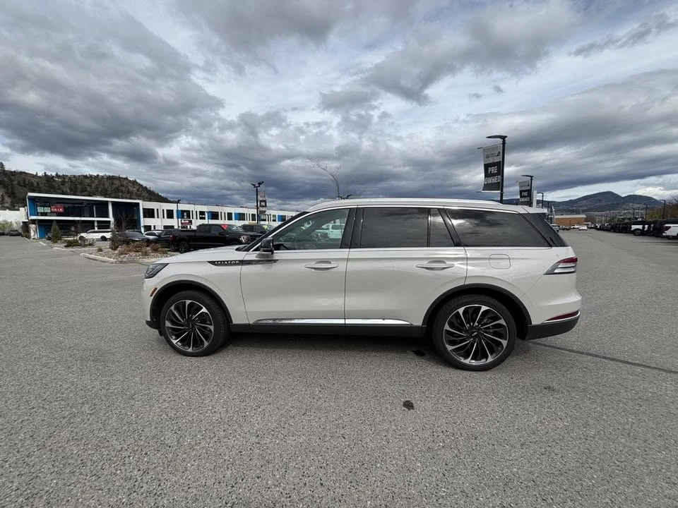 2025 Lincoln Aviator 2nd Gen - Image 9 of 17