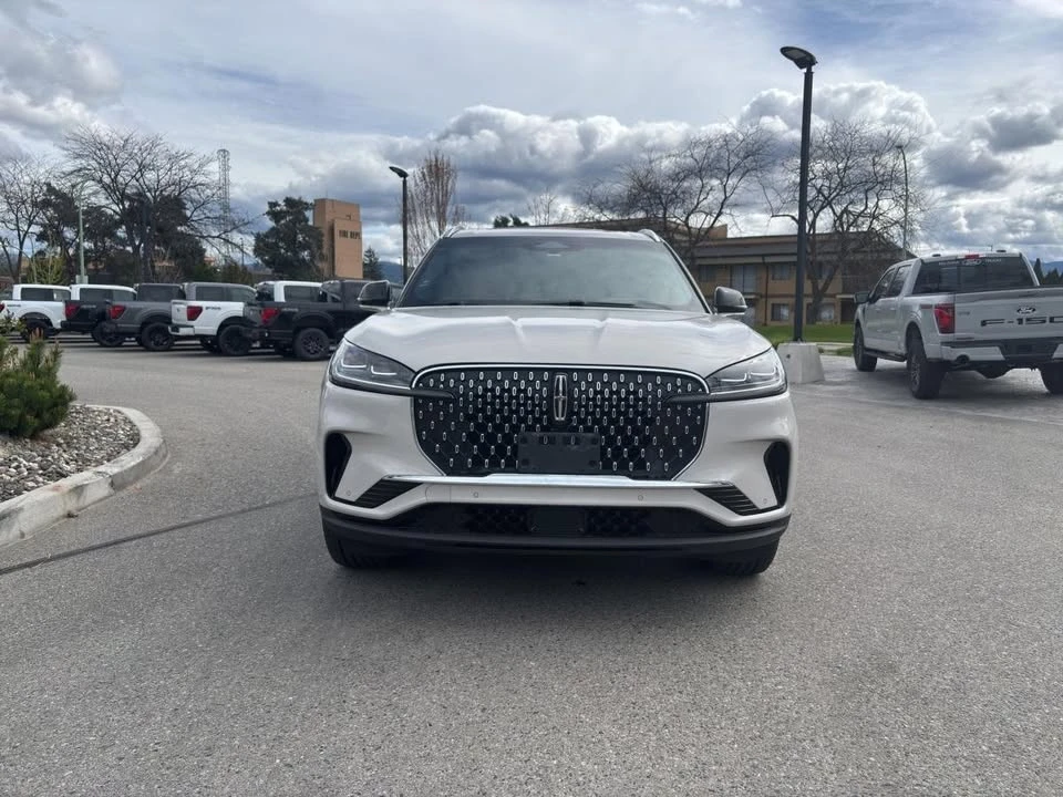 2025 Lincoln Aviator 2nd Gen - Image 2 of 17