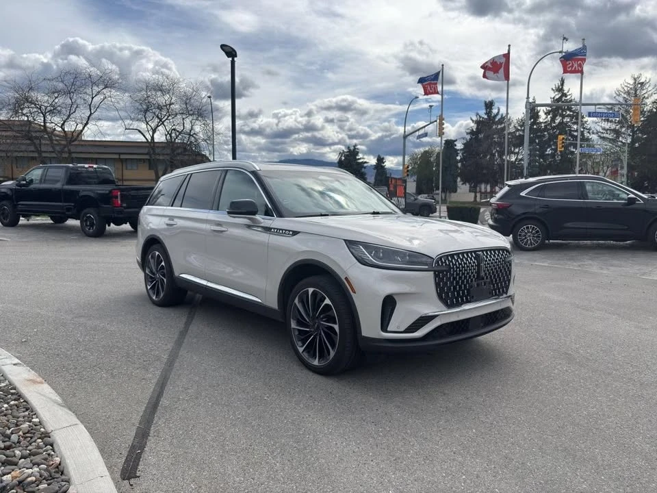 2025 Lincoln Aviator 2nd Gen - Image 3 of 17