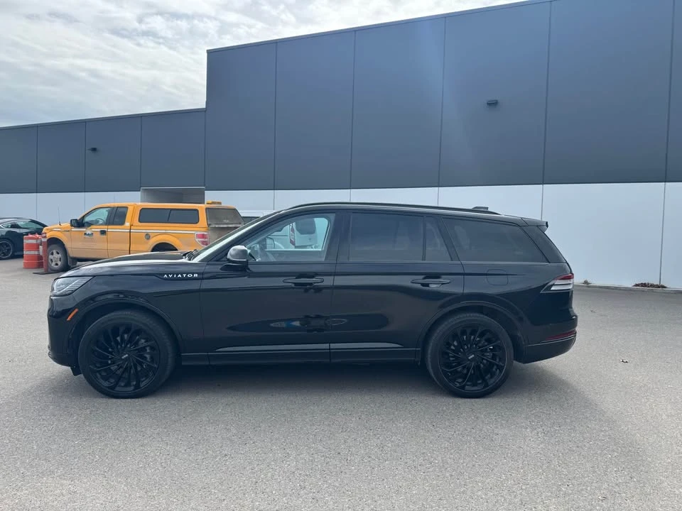 2025 Lincoln Aviator 2nd Gen - Image 2 of 18