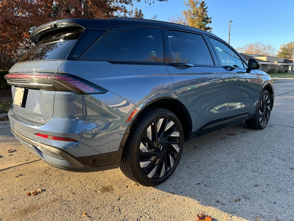 2025 Lincoln Nautilus - Image 4 of 21